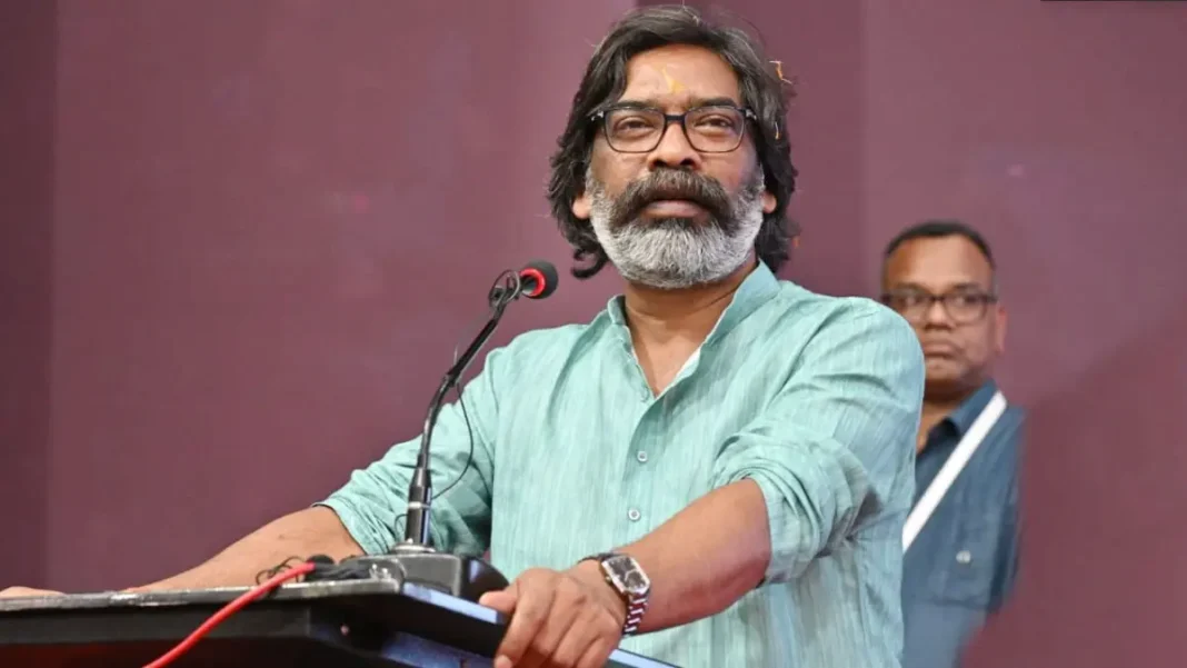 হাসিনাকে আশ্রয় দিয়ে ঘরে বাইরে প্রশ্নের মুখে ভারত