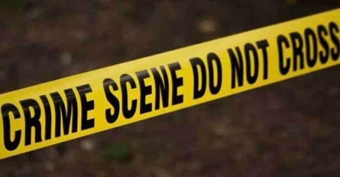 বৃহস্পতিবার ওই নারী তার এক সহকর্মীকে জানিয়েছিলেন যে, তার কিছু ব্যক্তিগত কাজ আছে এবং দেরি হতে পারে। সে কারণে তার সহকর্মী তাকে ছাড়াই চলে গিয়েছিলেন। সে বাড়ি ফিরে না আসায় তার স্বামী বৃহস্পতিবার রামামূর্তি নগর থানায় অভিযোগ দায়ের করেন।