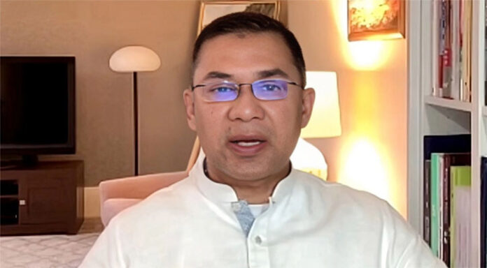 সরকার লক্ষ্য থেকে ‘কিছুটা হলেও বিচ্যুত হচ্ছে
