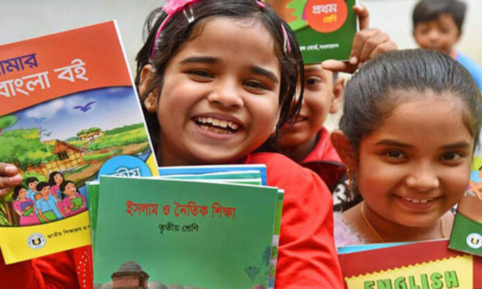 পাঠ্যবইয়ের পরিবর্তন নিয়ে ভারতের মাথাব্যথা
