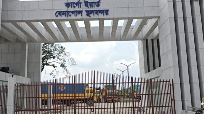 টানা ৮ দিনের ছুটির কবলে বেনাপোল স্থলবন্দর