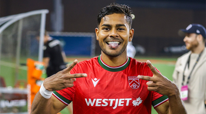 জন্ম নিবন্ধন শেষে পাসপোর্টের অপেক্ষায় সামিত