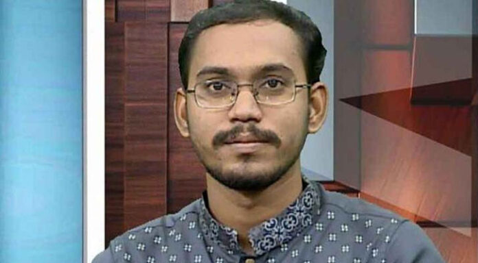 বৃহস্পতিবার (২৯ মে) এনসিপির যুগ্ম সদস্য সচিব সালেহ উদ্দিন সিফাত পাঠানো এক বিজ্ঞপ্তিতে এসব তথ্য জানানো হয়। বিজ্ঞপ্তিতে বলা হয়, থানায় আটক ব্যক্তিদের কর্মকাণ্ডের সঙ্গে তার সম্পৃক্ততা ছিল না বলে প্রমাণসাপেক্ষে প্রতীয়মান হওয়ায় রাজনৈতিক পর্ষদের সিদ্ধান্ত অনুযায়ী কারণ দর্শানো নোটিশ প্রত্যাহার করা হলো। গত ২১ মে মাসউদকে কারণ দর্শানোর নোটিশ দেয় এনসিপি। রাজধানীর ধানমন্ডি এলাকায় এক ব্যবসায়ীর নামে কোনো মামলা না থাকার পরও তাকে গ্রেপ্তার করতে ‘মব’ (বিশৃঙ্খলা) তৈরি করেছিলেন বৈষম্যবিরোধী ছাত্র আন্দোলনের নামধারী কয়েকজন তরুণ। তবে পুলিশ ওই ব্যবসায়ীকে গ্রেপ্তার করেনি। তারা মব তৈরি করা তিন তরুণকে থানায় নিয়ে যায়। এই তিন তরুণকে থানায় নেওয়ার পর গতকাল বিকেলে সেখানে যান আবদুল হান্নান মাসউদ।