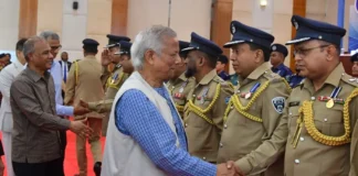 বাংলাদেশ পুলিশকে পাকিস্তানি সেনাবাহিনী বলে গুজব ছড়াচ্ছে ভারতীয় মিডিয়া