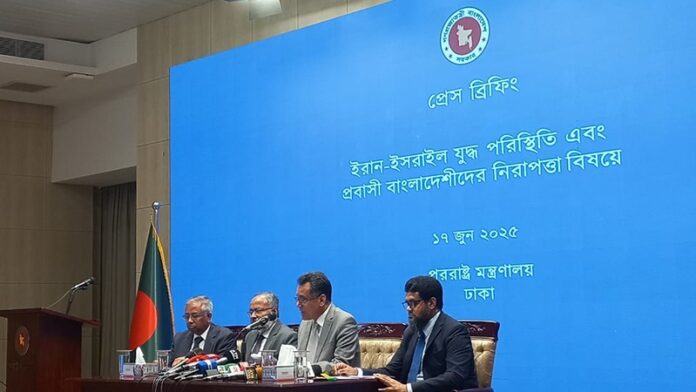 তেহরানে ৪০০ বাংলাদেশী ভয়ংকর ঝুঁকিতে: ভারপ্রাপ্ত পররাষ্ট্র সচিব