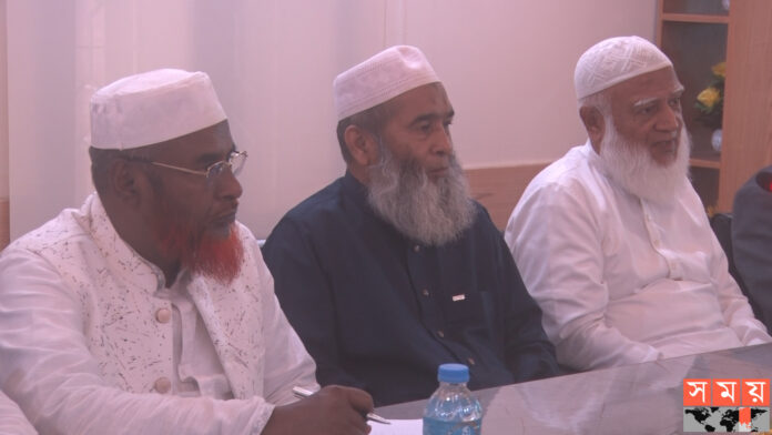 সময় সাংবাদিকদের বিভিন্ন প্রশ্নের জবাবে তিনি বলেন, পিআর পদ্ধতিতে নির্বাচনসহ যেসব বিষয়ে রাজনৈতিক দলগুলো একমত না হবে, সে সব বিষয়ে জামায়াত গণভোট চায়। তিনি আরও বলেন সুষ্ঠু নির্বাচন অনুষ্ঠানে অন্যান্য দেশকে সাথে নিয়ে কানাডা বাংলাদেশের পাশে থাকবে বলে বৈঠকে আশ্বাস দিয়েছেন কানাডিয়ান হাইকমিশনার ড. অজিত সিং। এর আগে রোববার (২২ জুন) সকালে রাজধানীর মগবাজারে জামায়াতে ইসলামীর কেন্দ্রীয় কার্যালয়ে ডা. শফিকুর রহমানের সঙ্গে সৌজন্য সাক্ষাৎ করেন জাপানের রাষ্ট্রদূত সাইদা শিনিচি।