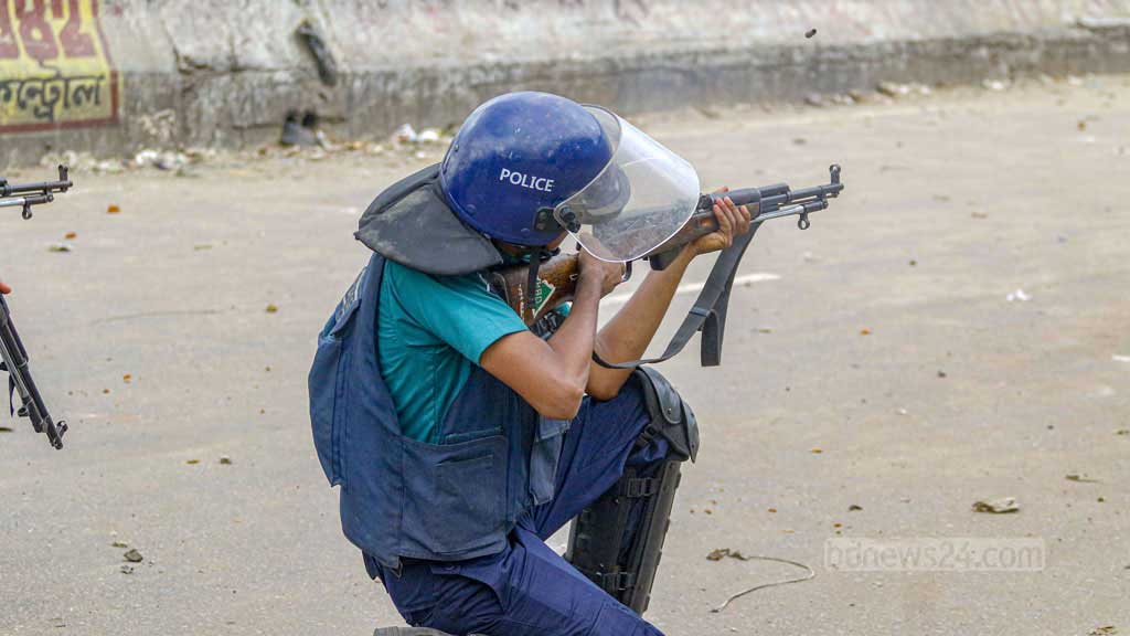 পুলিশের দানবরূপ রুখতে থাকছে না ‘মারণাস্ত্র’