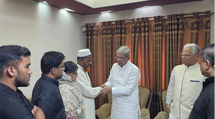 তারেক রহমানের নির্দেশ নিহতদের বাসায় গিয়ে ফখরুলসহ বিএনপি নেতাদের সহমর্মিতা