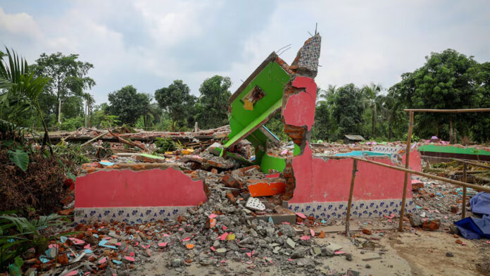 আসামে মুসলমানদের ঘরবাড়ি গুঁড়িয়ে বাংলাদেশে ঠেলে দেওয়া হচ্ছে