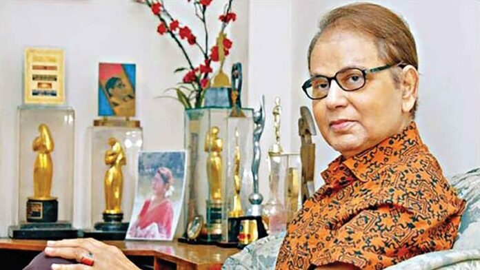 মহানায়ককে ছাড়া ১৫ বছর
