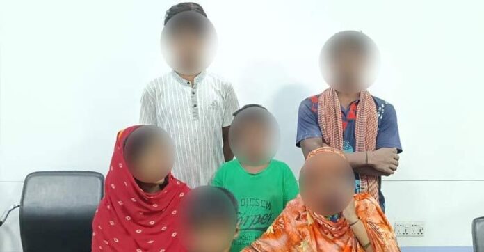 অন্তঃসত্ত্বা নারীসহ ছয় ভারতীয় নাগরিককে পুশ-ইন, চাঁপাইনবাবগঞ্জে আটক