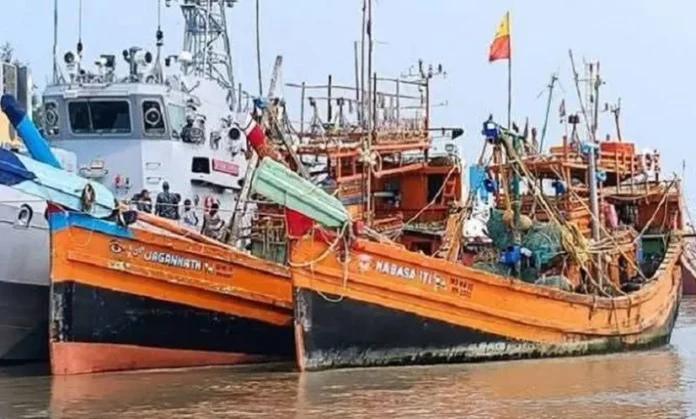 বঙ্গোপসাগরে ভারতীয় মাছ চোর আটক