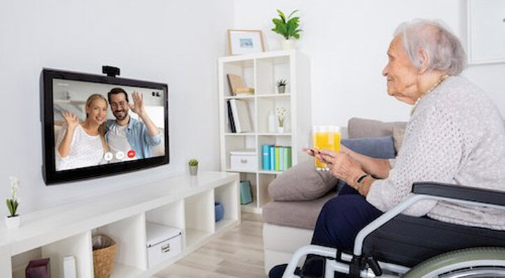 বয়স্কদের সঙ্গেও করুন ভিডিও চ্যাট