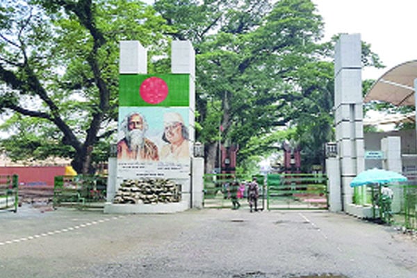 স্থলপথে নিষেধাজ্ঞার পরও ভারতে বাড়ছে রপ্তানি আয়