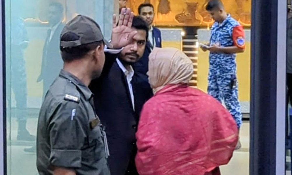 উন্নত চিকিৎসার জন্য সিঙ্গাপুর গেলেন নুর