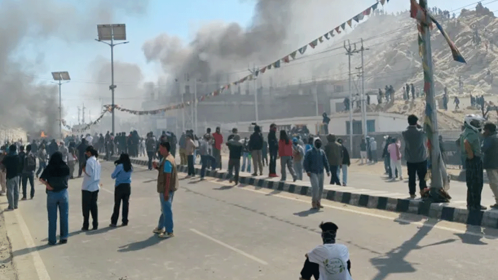 ভারতের লাদাখে জেন জিদের বিক্ষোভ, নিহত ৫