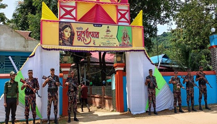 সুনামগঞ্জ সীমান্তের ৩৫ পূজামন্ডপে বিজিবির বাড়তি সর্তর্কতা