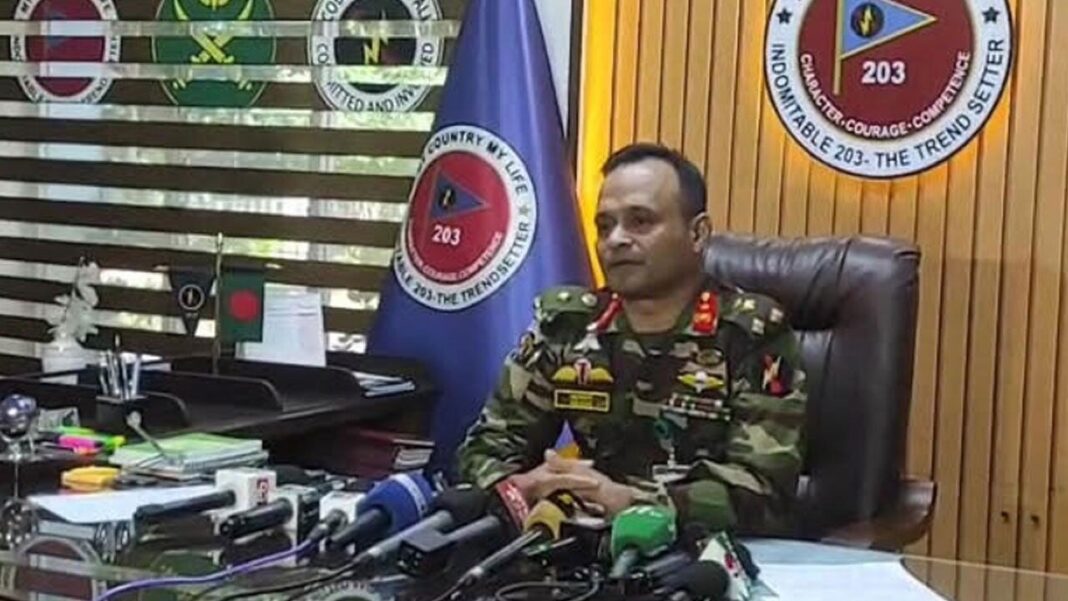 খাগড়াছড়ি ও গুইমারায় সহিংসতার জন্য দায়ী ইউপিডিএফ: সেনা কর্মকর্তার ব্রিফিং