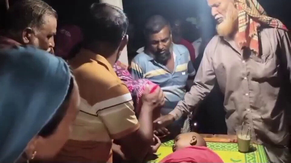 জুসে বিষ মিশিয়ে নাতিকে হত্যার অভিযোগ দাদির বিরুদ্ধে