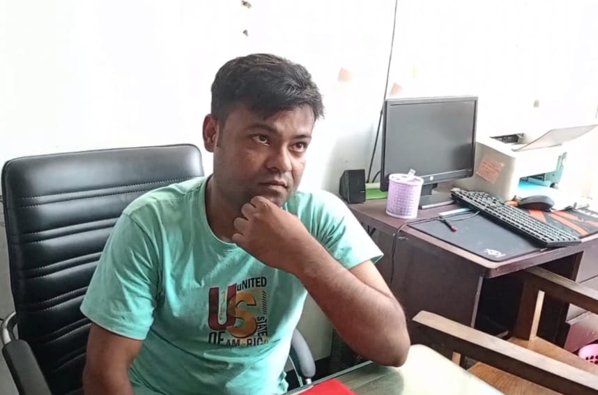 জামিনের প্রলোভনে অর্থ হাতিয়ে নেয়ার অভিযোগে ভুয়া আইনজীবী আটক