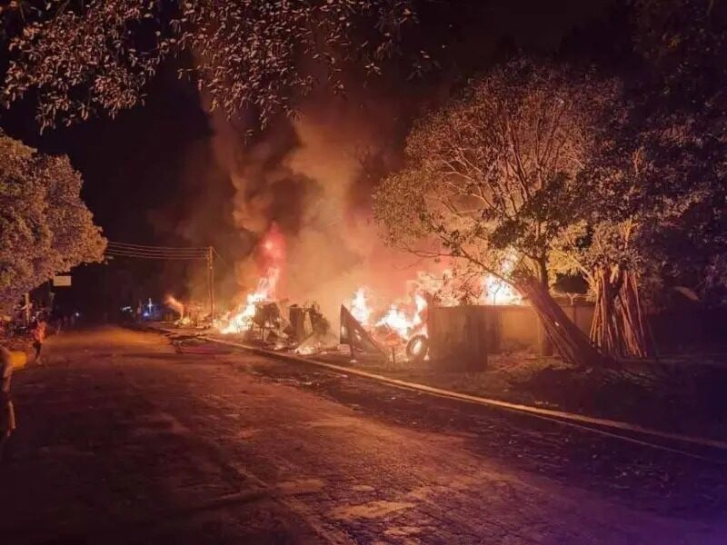 খাগড়াছড়ির গুইমারায় বাজারে মধ্যরাতে আগুন