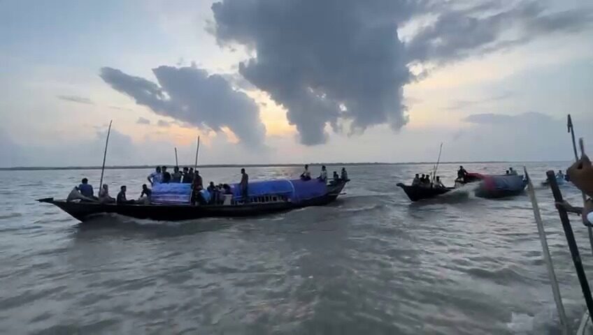 ইলিশ ধরা নিষিদ্ধ ২২ দিন, প্রশাসনের সতর্কতামূলক প্রচারণা