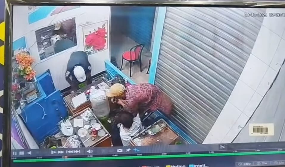 মানিকগঞ্জে স্বর্ণের দোকানে ডাকাতি, ছুরিকাঘাতে ব্যবসায়ী আহত