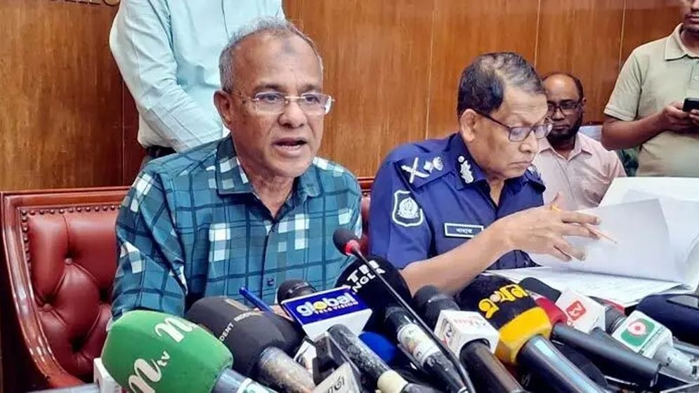 প্রতি ভোটকেন্দ্রে অস্ত্রধারীসহ ১৩ আনসার সদস্য থাকবে: স্বরাষ্ট্র উপদেষ্টা