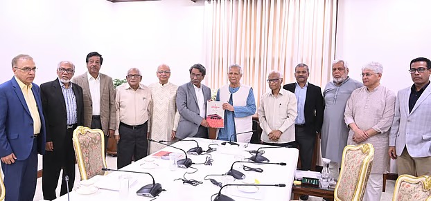 জুলাই সনদের বাস্তবায়ন নতুন বাংলাদেশের পথ দেখাবে : প্রধান উপদেষ্টা