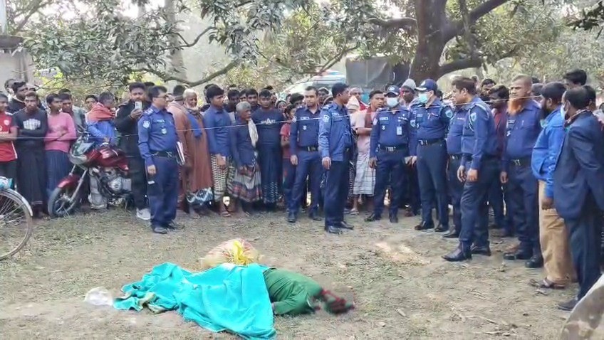 চাঁপাইনবাবগঞ্জে পুকুরের পাহারাদারকে চোখ উপড়ে হত্যা