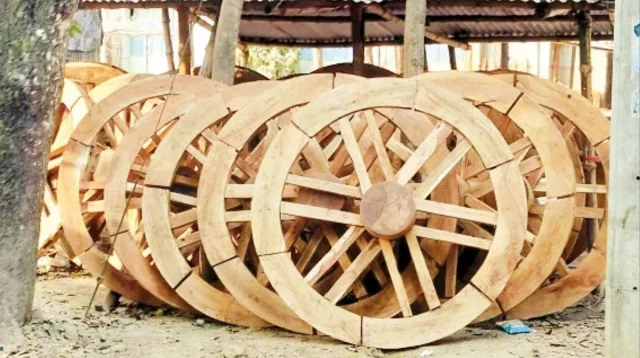 ঐতিহ্যবাহী চাকা শিল্প বিলুপ্তির পথে