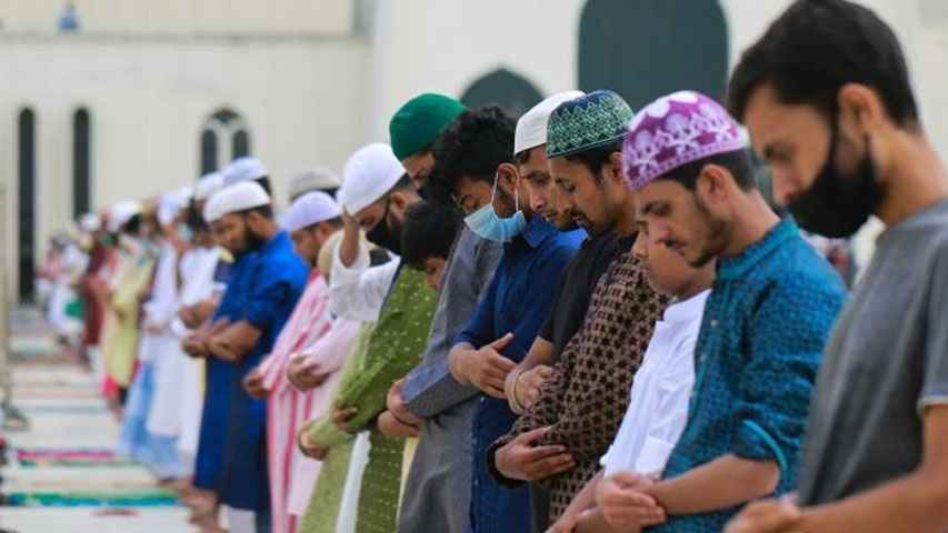 নামাজে কাতার সোজা করার পদ্ধতি