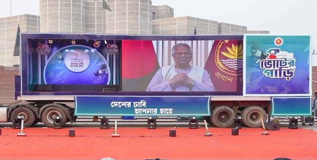 চলছে ছুটে ভোটের গাড়ি সুপার ক্যারাভান জেডনিউজ