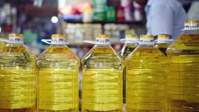 ভোজ্যতেলের দাম বাড়ানোয় ব্যবসায়ীদের বিরদ্ধে ব্যবস্থা নেওয়া হবে : বাণিজ্য উপদেষ্টা