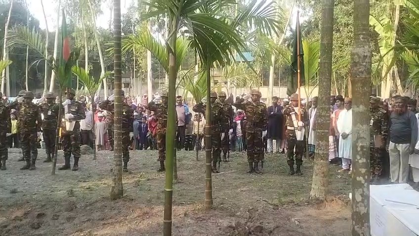 সুদানে নিহত কুড়িগ্রামের ২ শান্তিরক্ষীর মরদেহ গ্রামের বাড়িতে, সামরিক মর্যাদায় দাফন