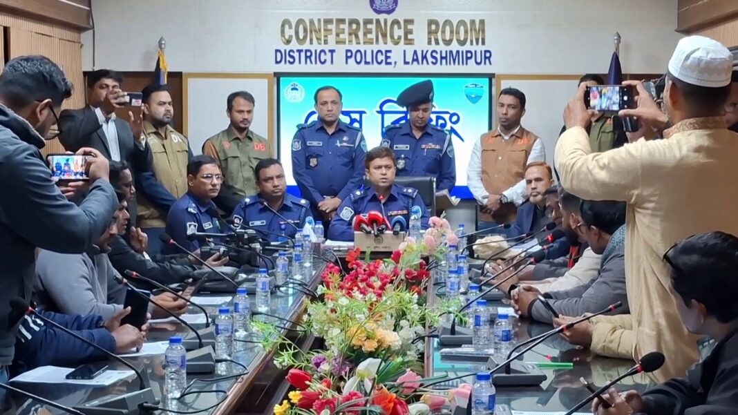 লক্ষ্মীপুরে ১০ হাজার টাকার চুক্তিতে নির্বাচন অফিসে আগুন: পুলিশ সুপার