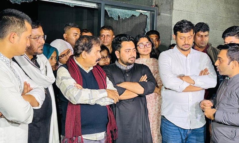 সংবাদপত্র অফিসে হামলায় সরকারের একটি অংশ জড়িত:নাহিদ