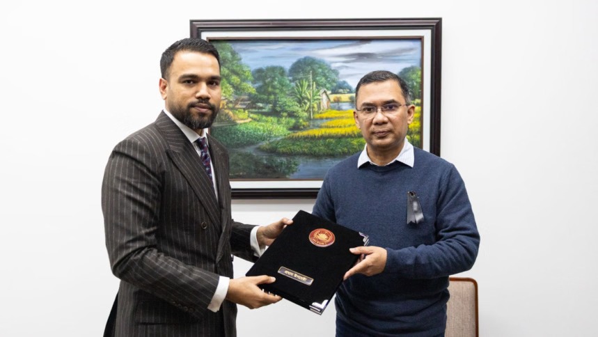 খালেদা জিয়ার মৃত্যুতে প্রধান উপদেষ্টার শোকবার্তা তারেক রহমানের কাছে হস্তান্তর