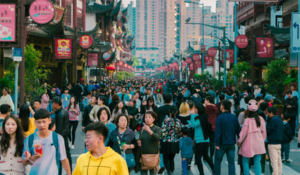 চীনের জনসংখ্যা ৩০০ বছর আগের অবস্থায় ফিরে গেছে