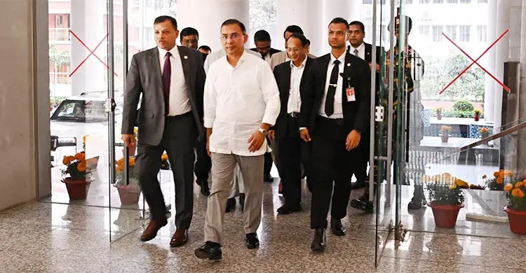 সচিবালয়ে প্রধানমন্ত্রী তারেক রহমান