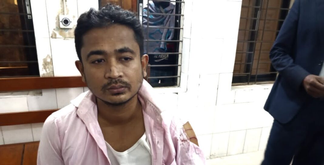 বাউফলে রুপালী ব্যাংকের অফিসারকে ছুরিকাঘাত