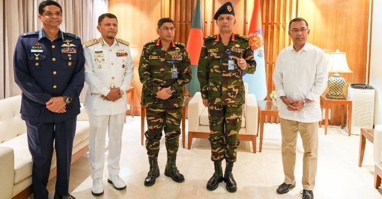 প্রথমবারের মতো সশস্ত্র বাহিনী বিভাগে অফিস করলেন প্রধানমন্ত্রী তারেক রহমান