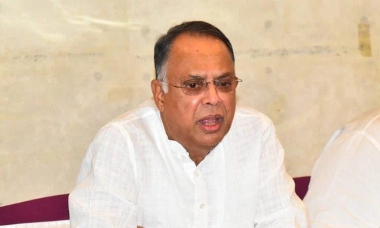 তেলসংকটের আশঙ্কা নেই, পর্যাপ্ত মজুদ রয়েছে: জ্বালানিমন্ত্রী