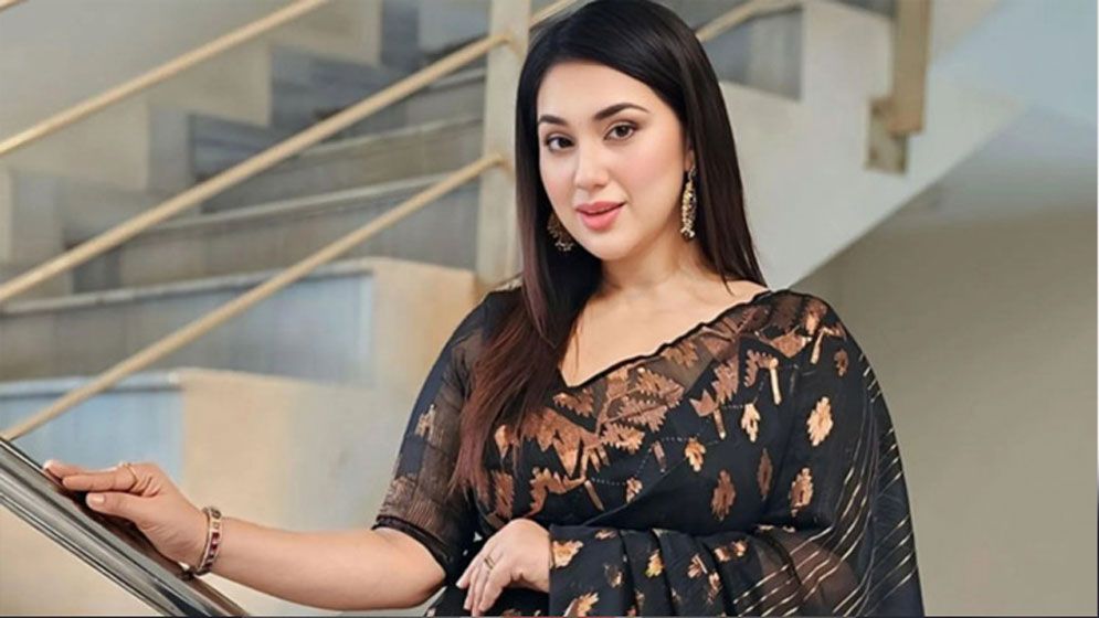 শিগগিরই ফেরা হচ্ছে না অপু বিশ্বাসের