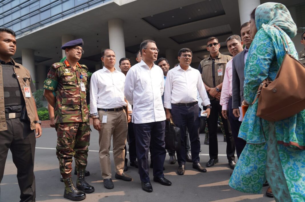 আকস্মিক সাক্ষাতে পদোন্নতি বঞ্চিত চিকিৎসকদের কথা শুনলেন প্রধানমন্ত্রী