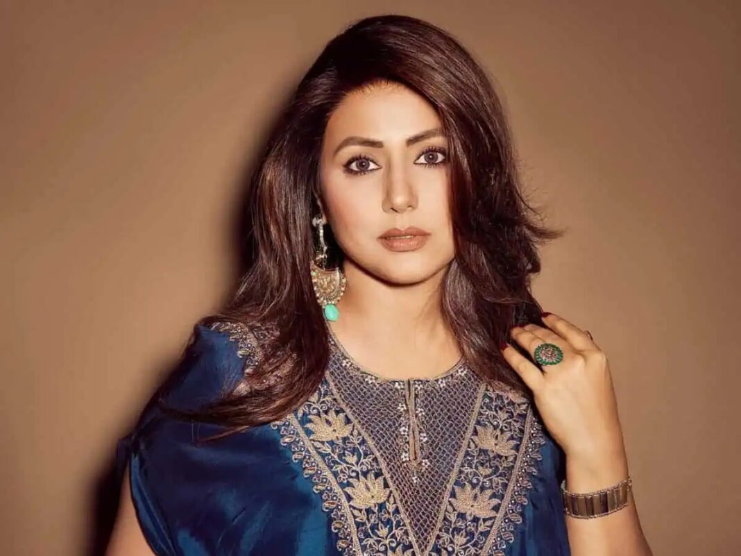 ইফতার পার্টিতে চরম বিড়ম্বনায় হিনা খান