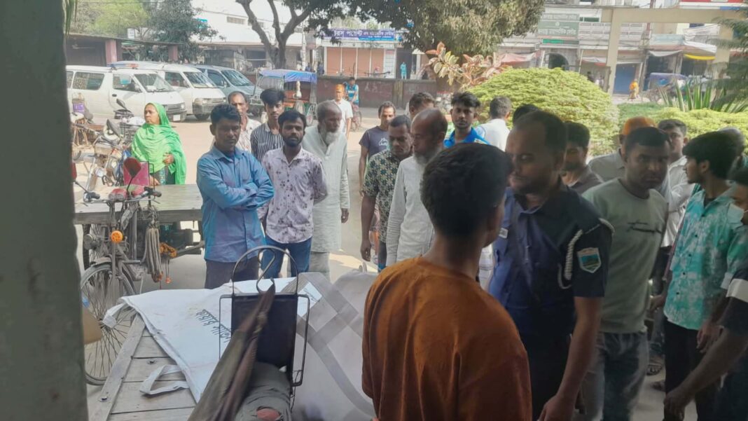 নাটোরে ট্রাক-ইজিবাইক সংঘর্ষে নিহত ৩