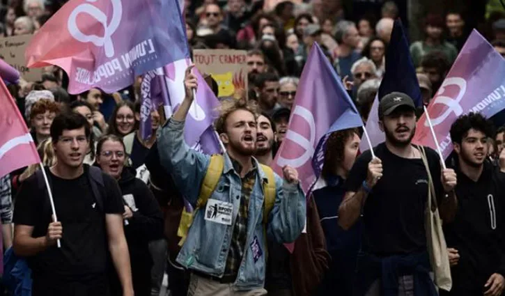 ফ্রান্সজুড়ে ব্যাপক বিক্ষোভ