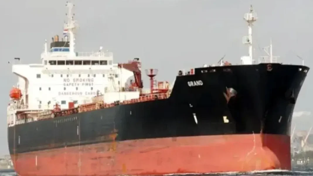 মালয়েশিয়া থেকে এলো ২৭৩০০ টন ডিজেল