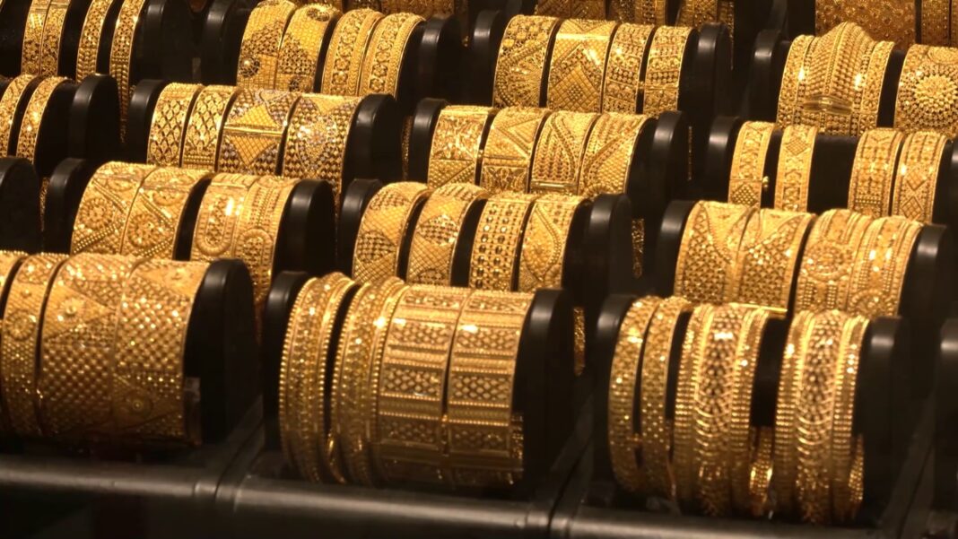 পড়ে যাওয়া দামে বিক্রি হচ্ছে স্বর্ণ